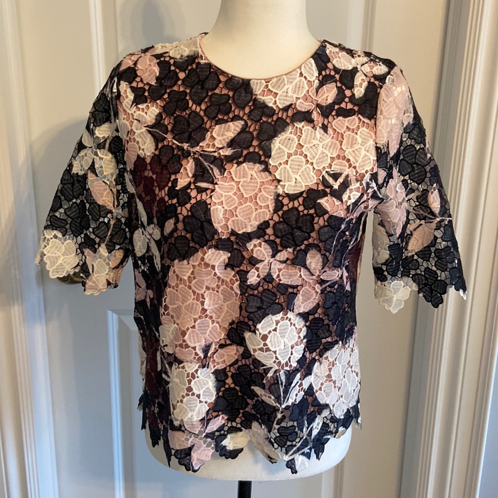 Vince Camuto Open Lace Top with Pink Lining. Size small.